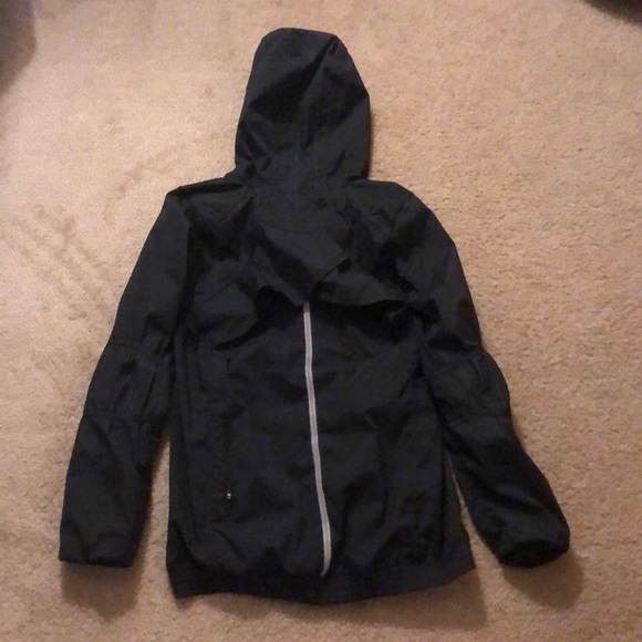 Lululemon Rain jacket/windbreaker - Picture 5 of 7